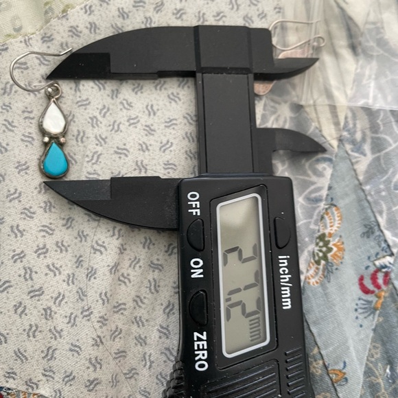 Sleeping beauty turquoise & Sterling Pair of earrings Zuni Signed JRS MOP - Picture 6 of 6